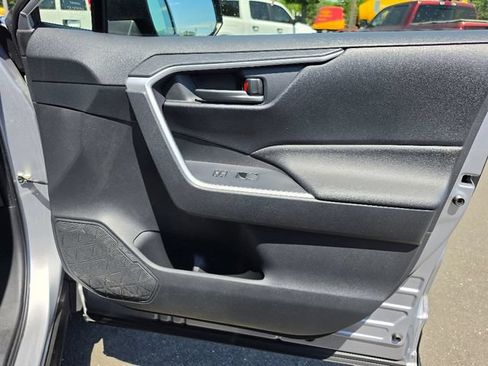 Used 2023 Toyota RAV4 LE AWD/4WD image 10