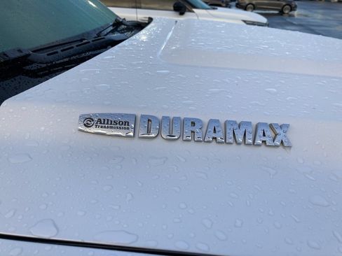 Used 2019 GMC Sierra 2500 Denali w/ Duramax Plus Package AWD/4WD image 9