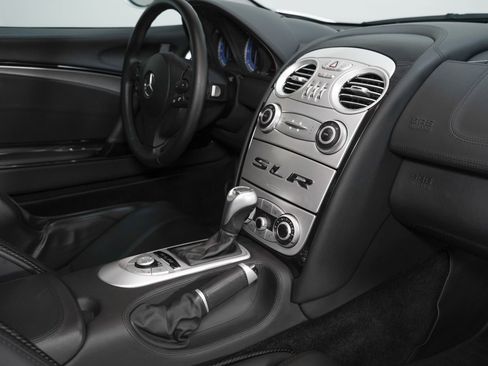 Used 2006 Mercedes-Benz SLR image 30