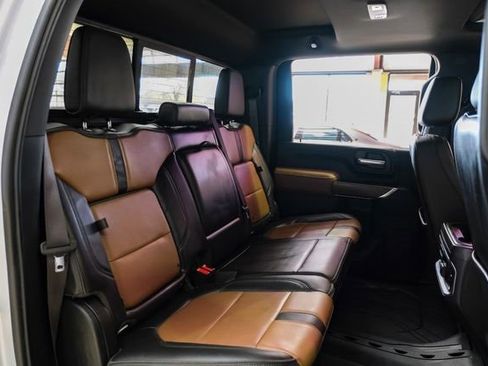 Used 2020 Chevrolet Silverado 3500 High Country image 38