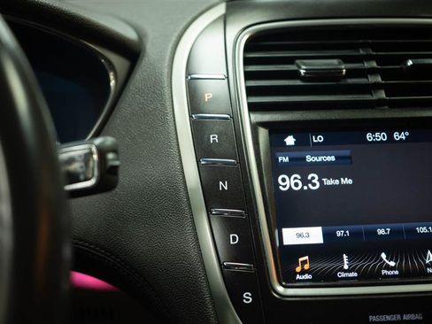 Used 2019 Lincoln Nautilus Reserve AWD/4WD image 23