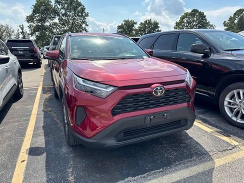 Used 2025 Toyota RAV4 XLE AWD/4WD image 6