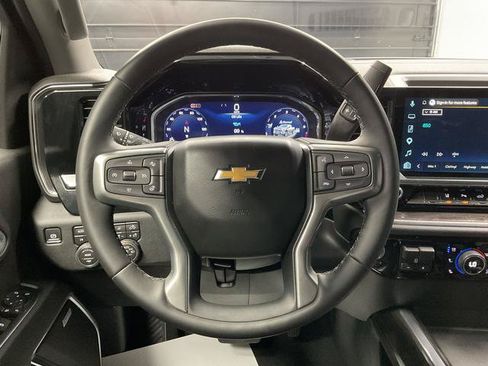 Used 2026 Chevrolet Silverado 2500 LTZ w/ LTZ Convenience Package AWD/4WD image 18