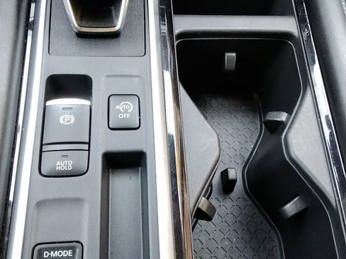 Used 2022 Nissan Pathfinder SV FWD image 26