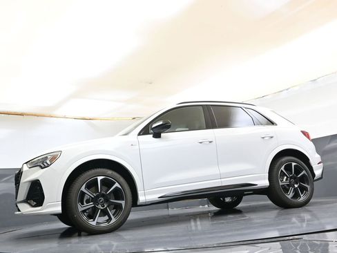 Used 2025 Audi Q3 2.0T Premium Plus w/ Premium Plus Package image 39