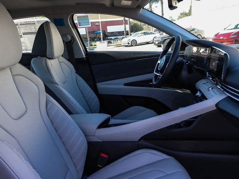 New 2026 Hyundai Elantra Limited image 25