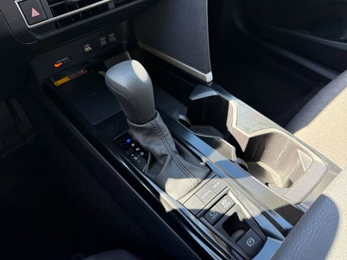 Used 2025 Toyota Camry LE image 40