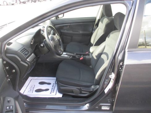 Used 2014 Subaru Impreza 2.0i image 6