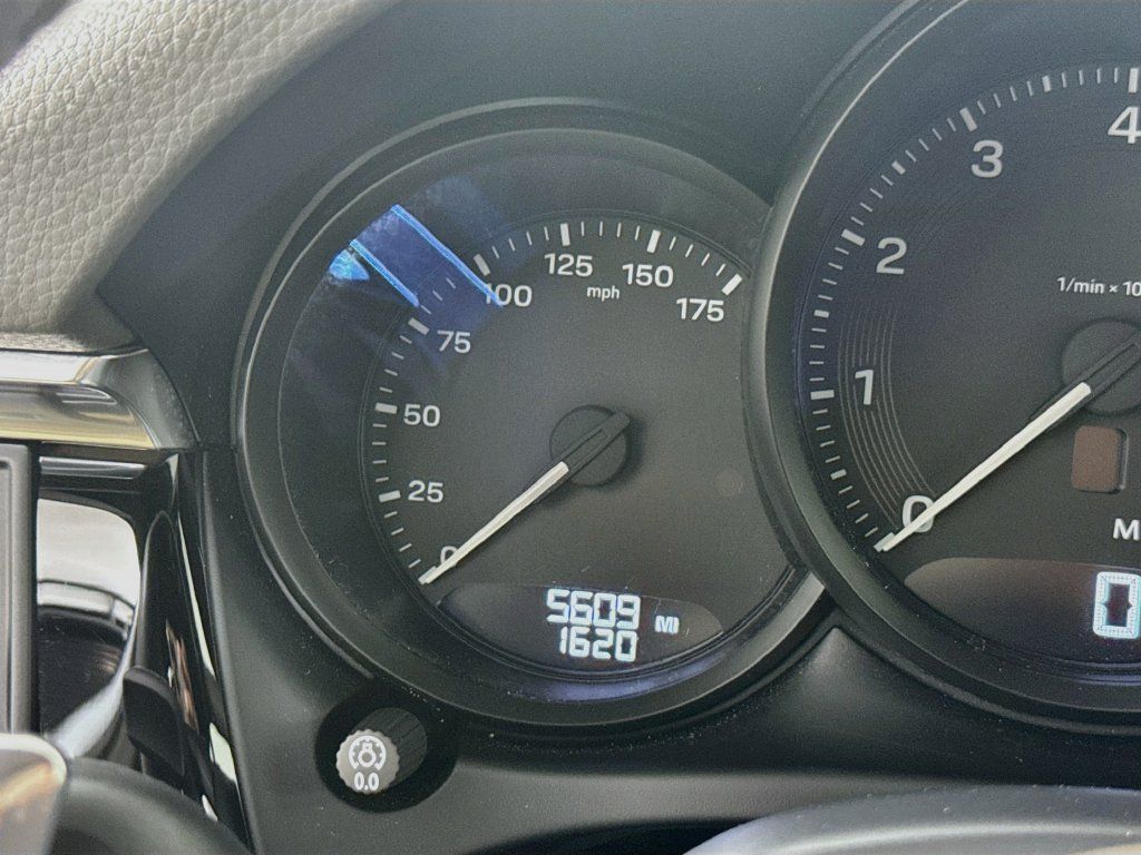 Certified 2026 Porsche Macan AWD/4WD image 13