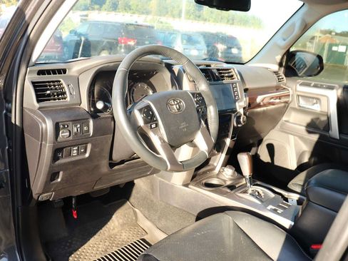 Used 2023 Toyota 4Runner Limited AWD/4WD image 10