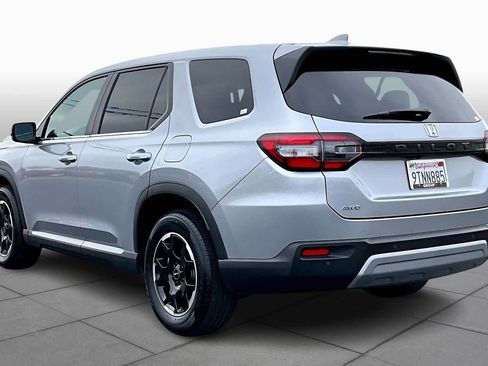 Used 2025 Honda Pilot EX-L image 11