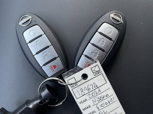 Certified 2024 Nissan Frontier SL image 19