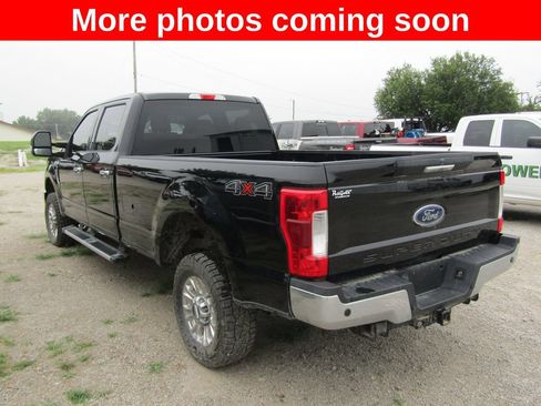 Used 2018 Ford F250 XLT w/ XLT Premium Package AWD/4WD image 3