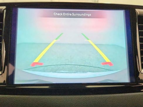 Used 2024 Chrysler Pacifica Touring-L image 29