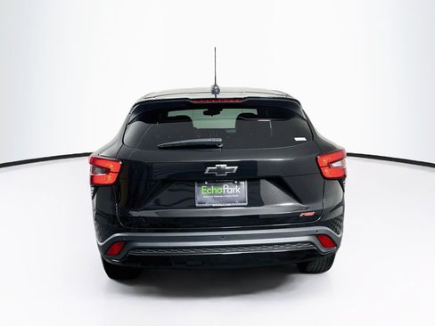 Used 2024 Chevrolet Trax RS w/ Sunroof Package FWD image 7
