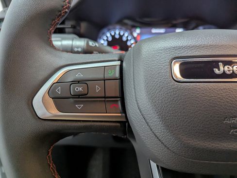 Used 2024 Jeep Compass Trailhawk image 18