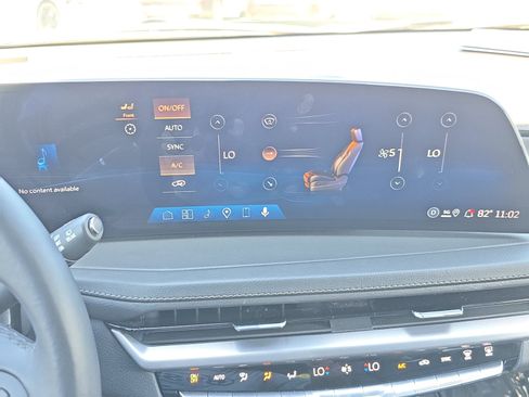 Used 2025 Cadillac XT4 Premium Luxury FWD image 19