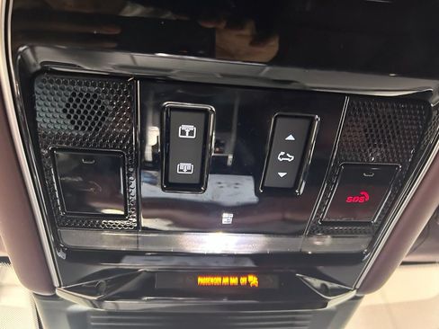 Used 2023 Land Rover Range Rover Autobiography AWD/4WD image 30
