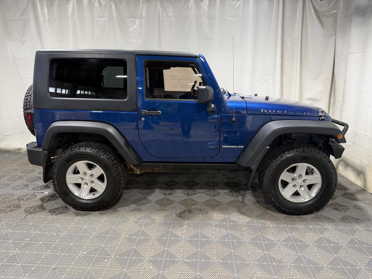 Used 2009 Jeep Wrangler Rubicon w/ Dual Top Group AWD/4WD image 9