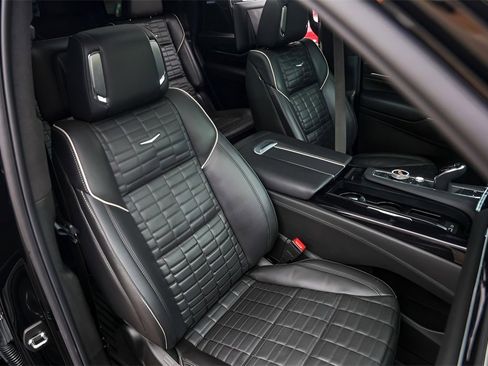 Used 2023 Cadillac Escalade V w/ LPO, ONYX Package image 36