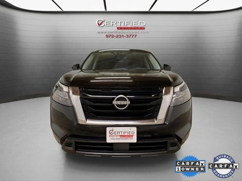 Used 2024 Nissan Pathfinder S image 2