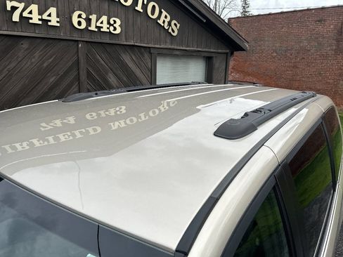 Used 2016 Chrysler Town & Country Touring image 7