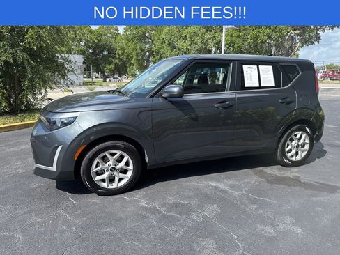 Used 2023 Kia Soul LX w/ LX Technology Package FWD image 5