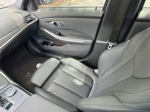 Used 2021 BMW 330i Sedan w/ Premium Package RWD image 19