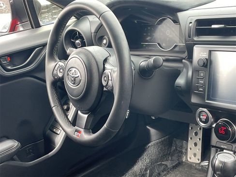 Used 2023 Toyota GR86 Premium w/ ALL Weather Mat Package (TMS) image 13