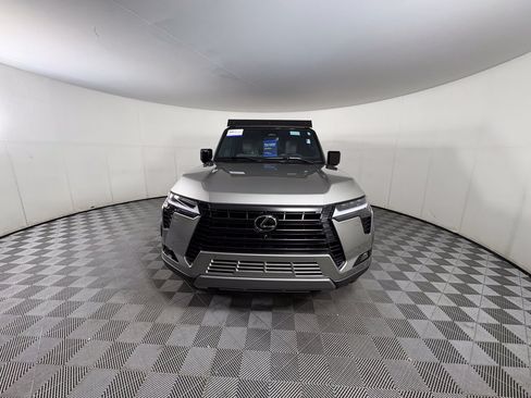 Used 2025 Lexus GX 550 w/ Accessory Package (CT) AWD/4WD image 8
