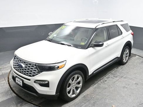 Used 2020 Ford Explorer Platinum w/ Premium Technology Package image 22