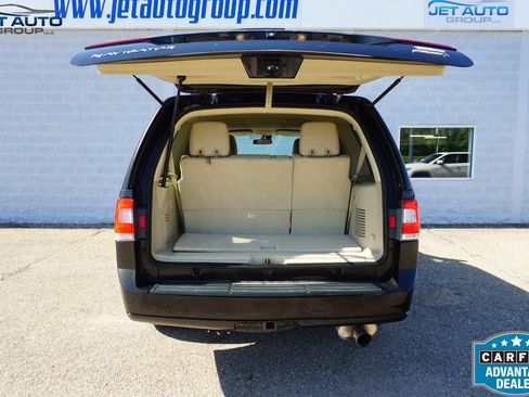 Used 2015 Lincoln Navigator 4WD w/ Equipment Group 101A Reserve image 16