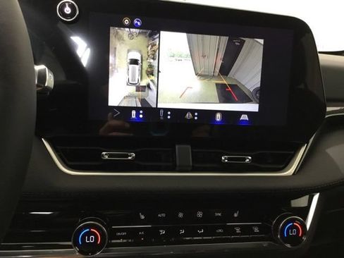 New 2026 Chevrolet Equinox LT w/ Convenience Package II AWD/4WD image 24