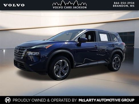 Used 2024 Nissan Rogue SV AWD/4WD image 7