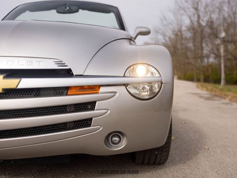 Used 2005 Chevrolet SSR w/ Preferred Equipment Group image 78