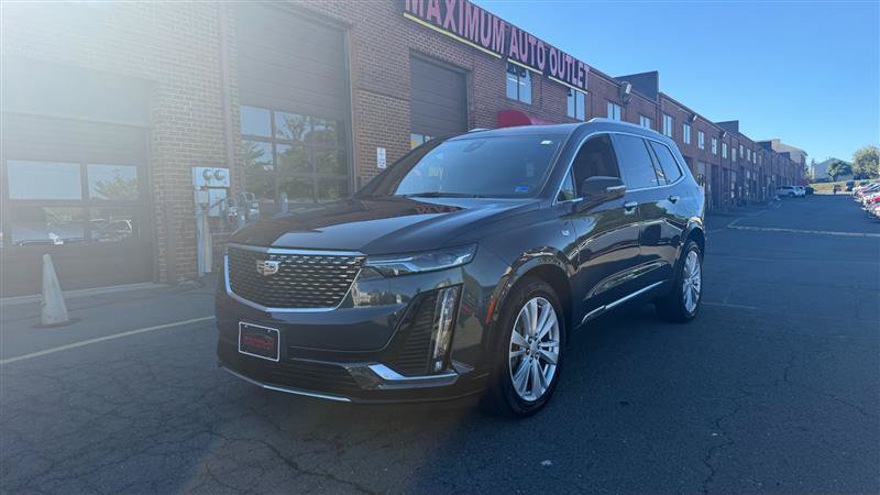 Used 2022 Cadillac XT6 Premium Luxury AWD/4WD image 2