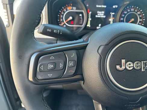 Used 2025 Jeep Wrangler Unlimited Sport AWD/4WD image 10