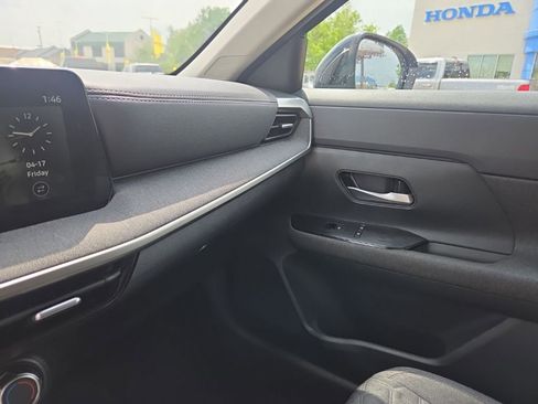 Used 2025 Nissan Kicks SV FWD image 25