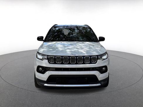Used 2025 Jeep Compass Limited AWD/4WD image 2