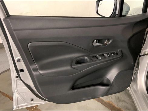 Used 2025 Nissan Versa SV w/ Trunk Package FWD image 24