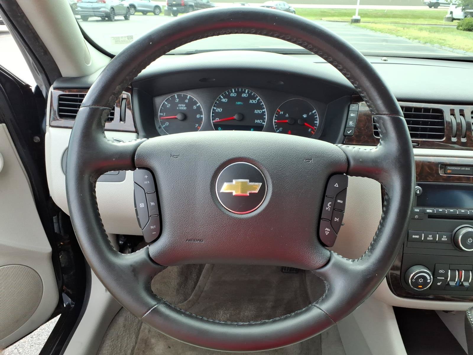 Used 2012 Chevrolet Impala LTZ FWD image 18