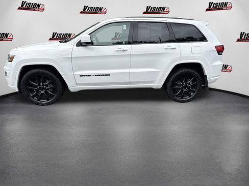 Used 2021 Jeep Grand Cherokee Laredo X AWD/4WD image 8