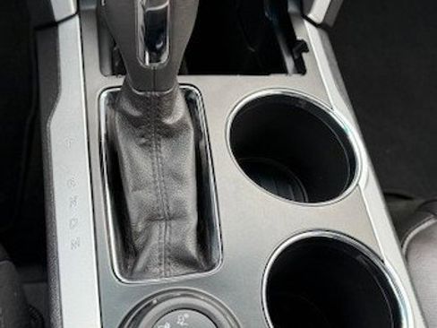 Used 2014 Ford Explorer XLT w/ Equipment Group 202A image 29