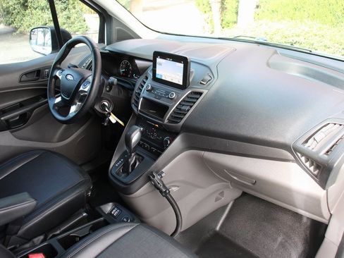 Used 2020 Ford Transit Connect XL image 31