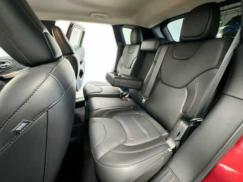 Used 2018 Jeep Cherokee Limited AWD/4WD image 19
