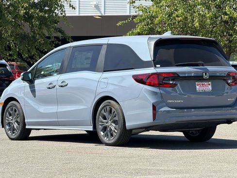 New 2026 Honda Odyssey Touring image 6