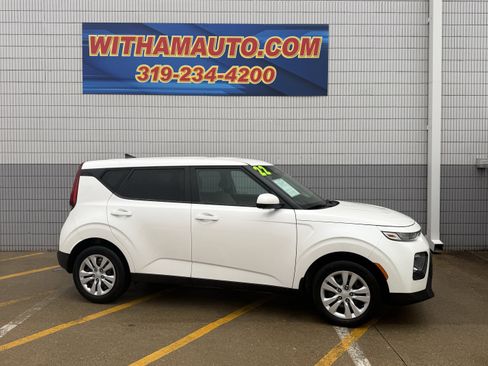 Used 2022 Kia Soul LX FWD image 3