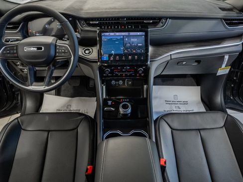 New 2025 Jeep Grand Cherokee L Limited w/ Luxury Tech Group II image 21