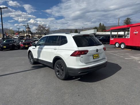 Used 2023 Volkswagen Tiguan SE image 3