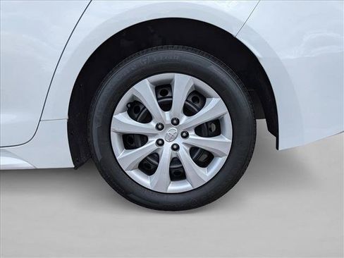 Used 2024 Toyota Corolla LE FWD image 20